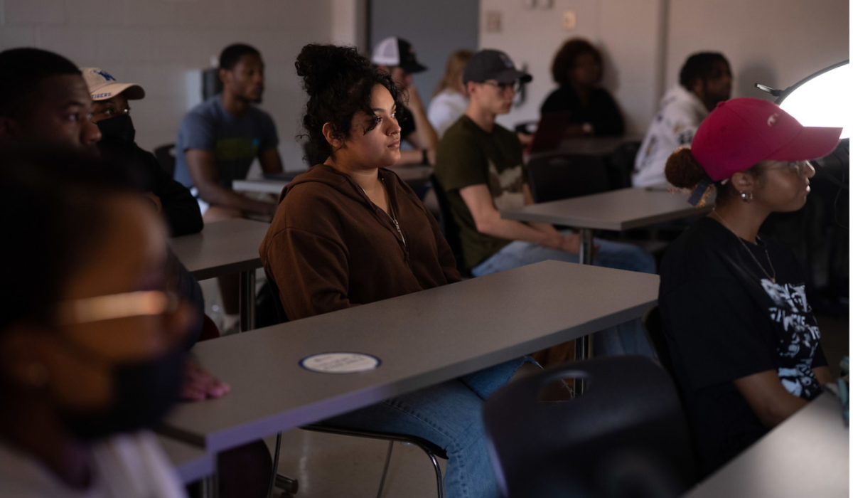 students in classroom listening to lecture 