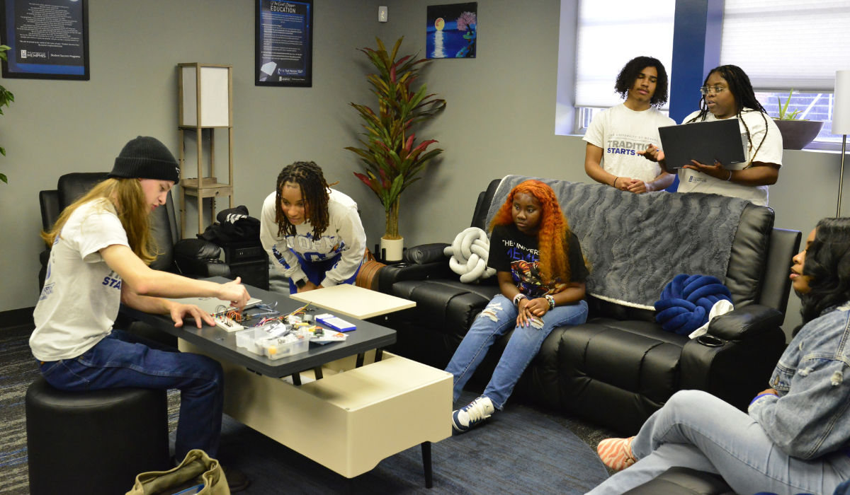 TRiO students in computer lab
