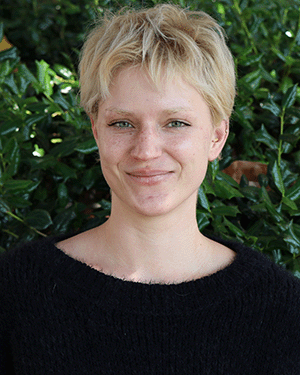 Kat Robinson Headshot