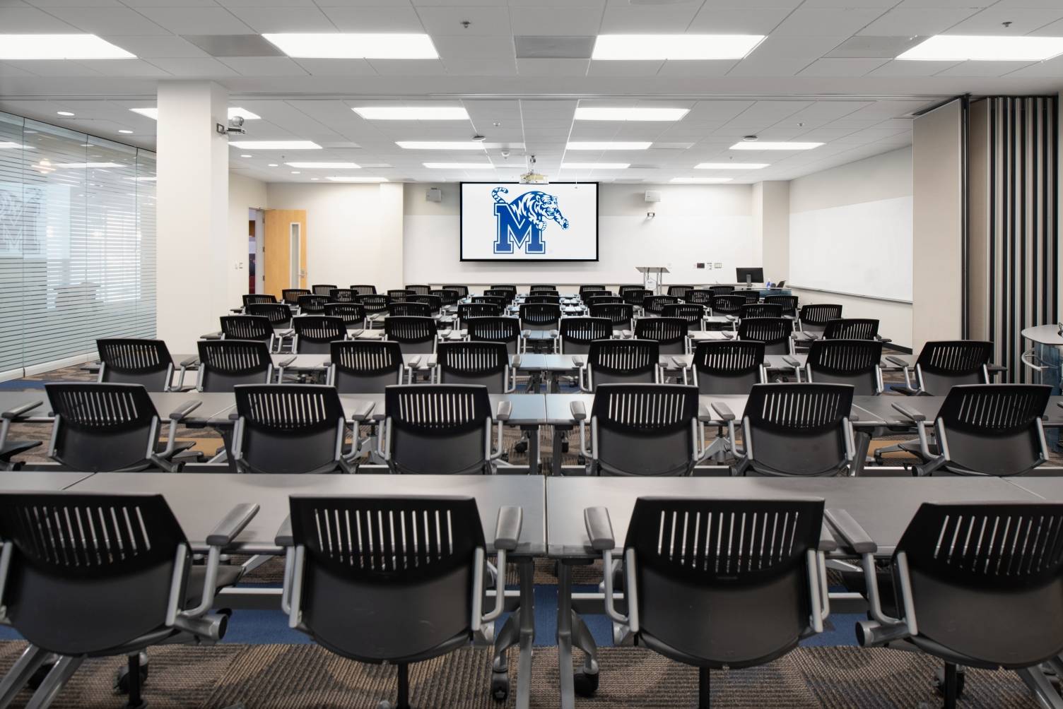 Photo of the FIshbowl room set in classroom style
