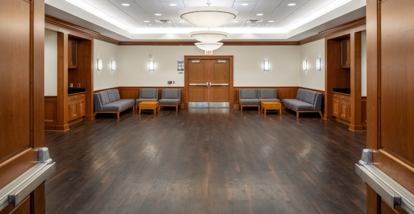 Fountain View Lounge with standard furniture