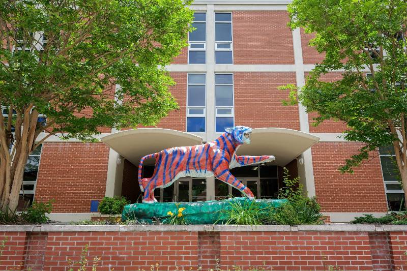 Recommended size: 800 × 600 px Ball Hall on the University of Memphis campus, home to the College of Education.