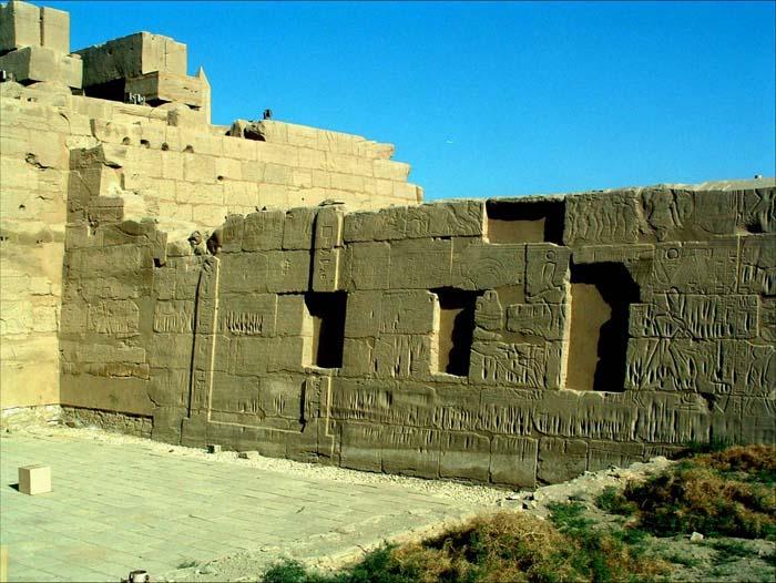 Merenptah war scenes west wall of cour de la cachette at Karnak