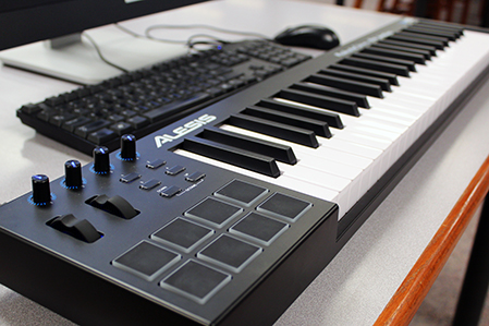 MIDI keyboard
