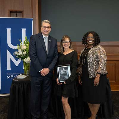 UofM Honors Faculty Award Recipient