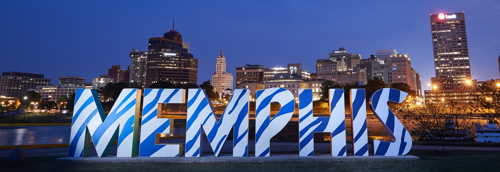 downtown Memphis sign