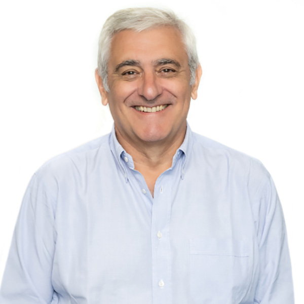 Headshot of Henrique Barros