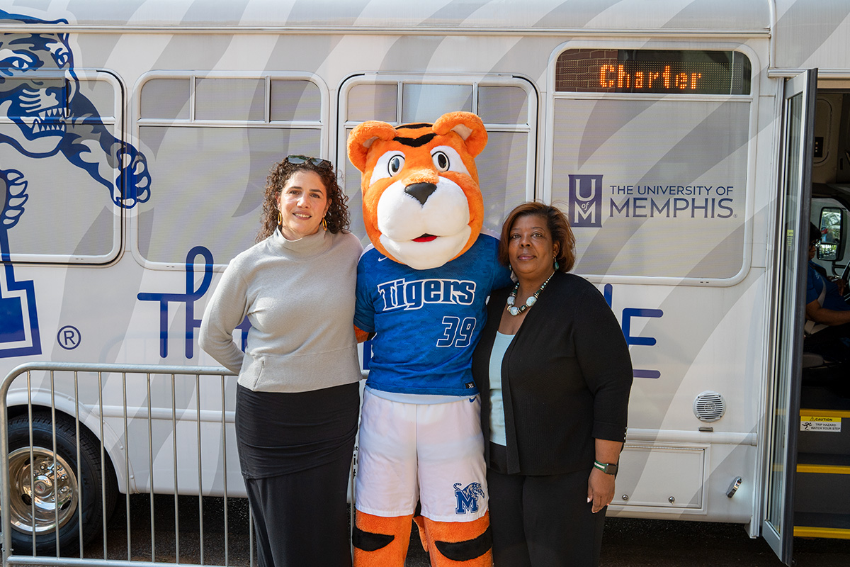 PH on Wheels Initiative Takes SPH Students on a Journey to The Works Inc.