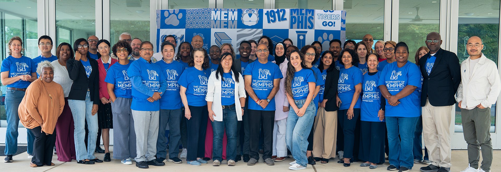 Recommended size: 800 × 600 px SPH Faculty and Staff at the SPH Annual Retreat