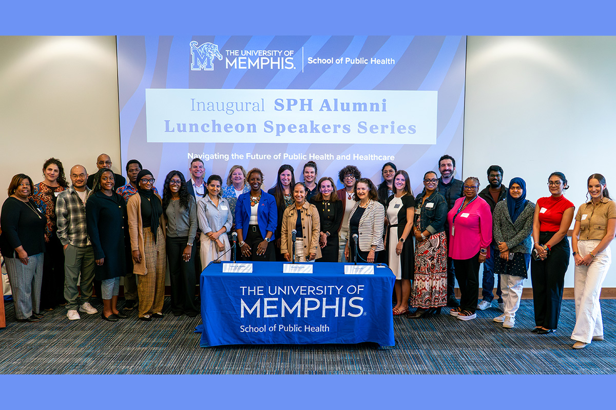 SPH Alumni with faculty, staff and students