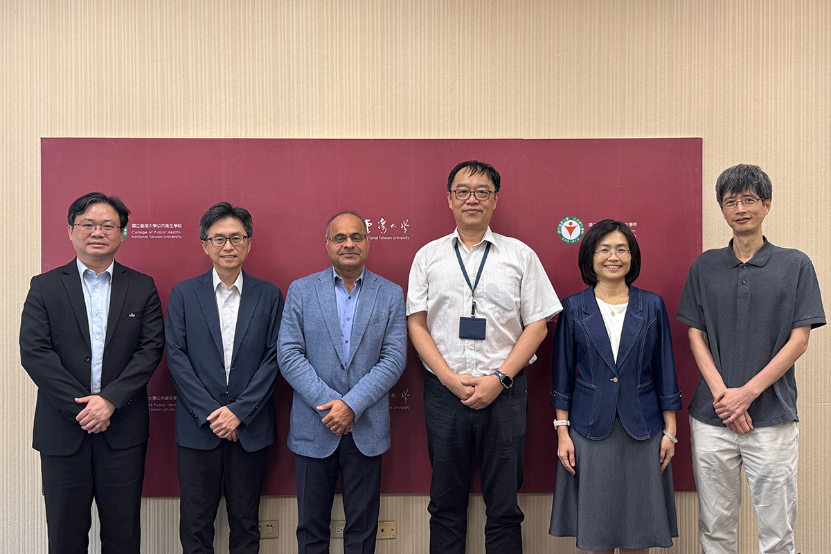 Dean Joshi with NTU delgates