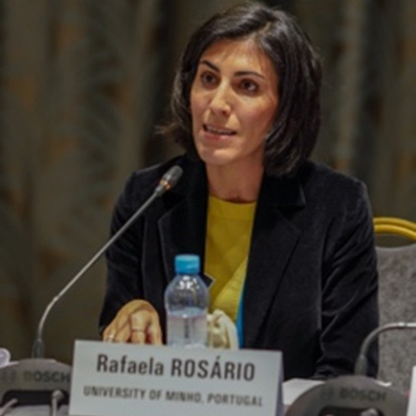 Headshot of Rafaela Rosário