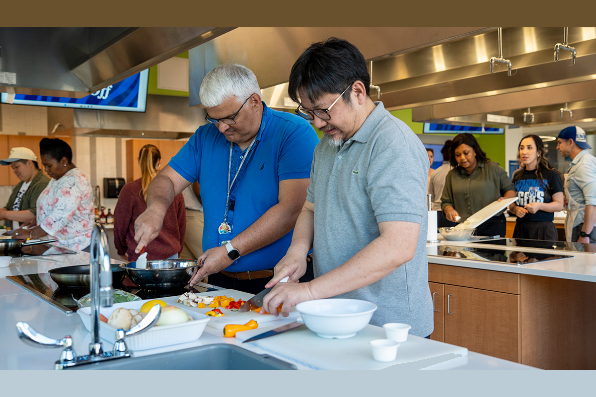 (L-R) Dr. Ilias Kavouras, Dr. Ricky Leung and SPH Cook Off Participants