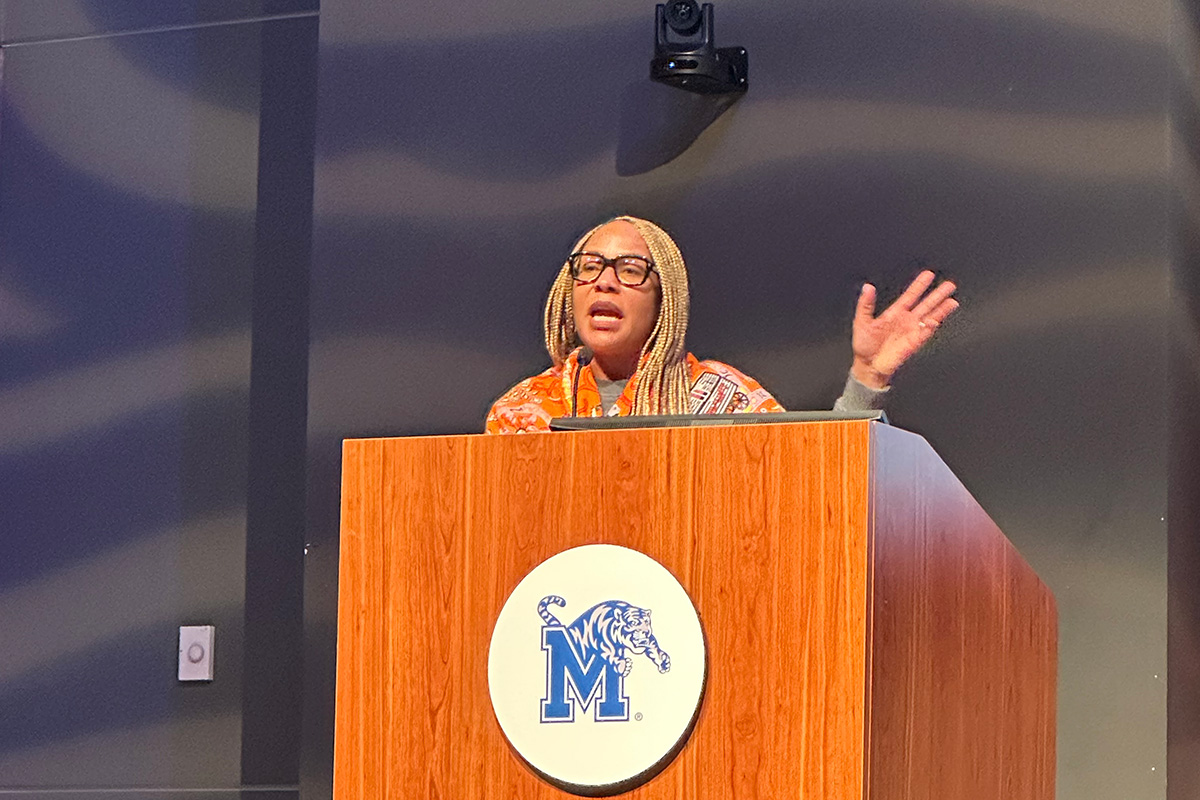 Experiential Learning Program Instructor Presenting